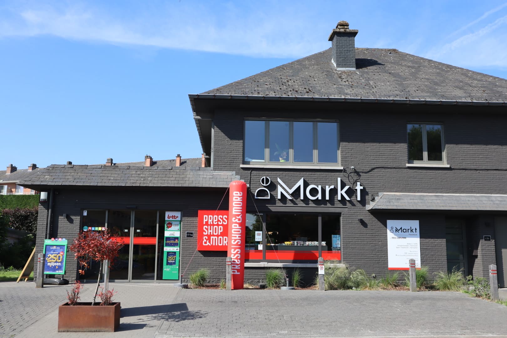 Ouverture Press Shop & More De Markt Vlezenbeek 